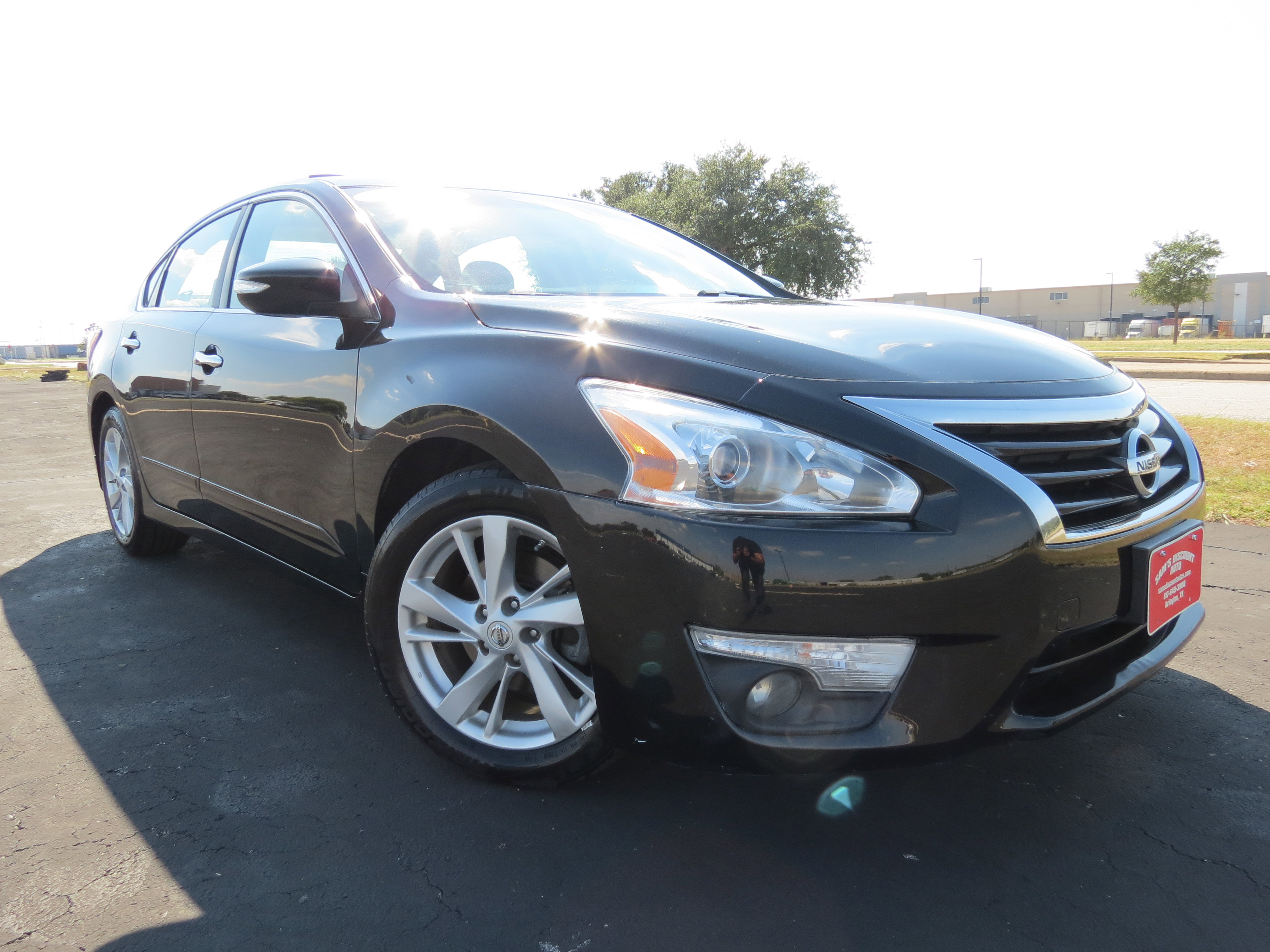 Used 2015 Nissan Altima 2.5 SV w/ Convenience Package image 2