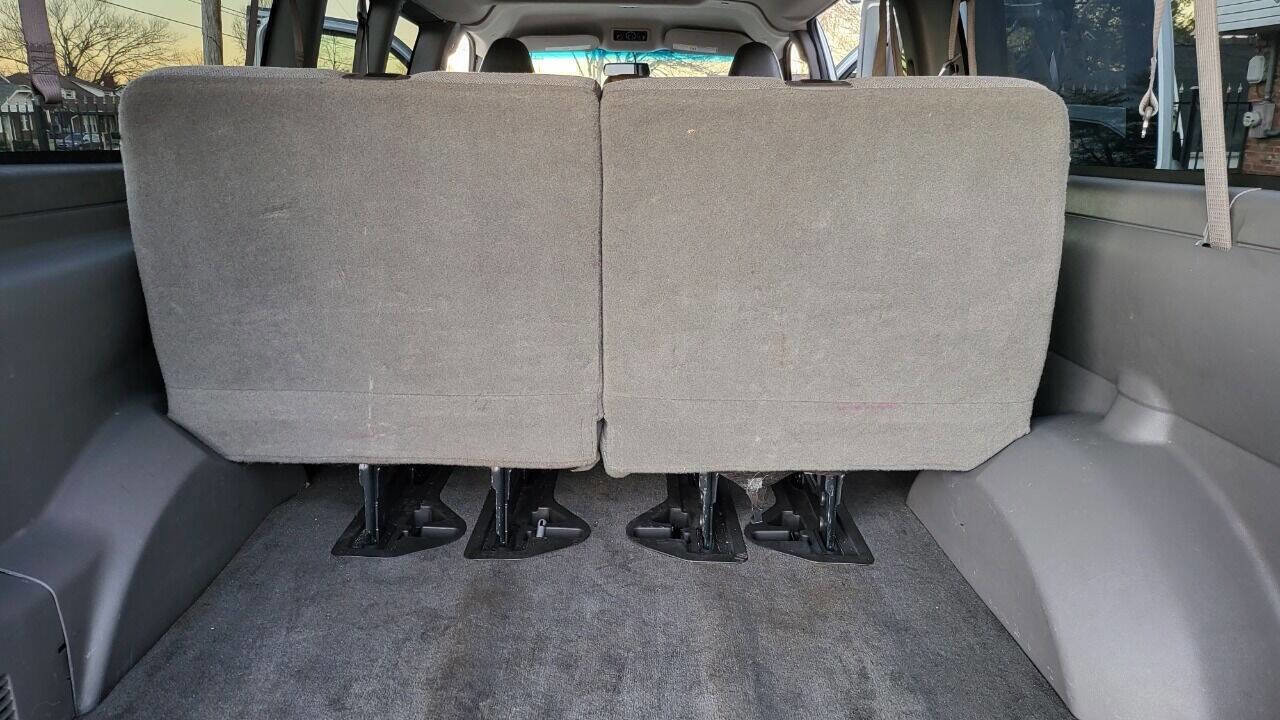 Used 2018 Chevrolet Express 3500 LT w/ LT Preferred Equipment Group image 27