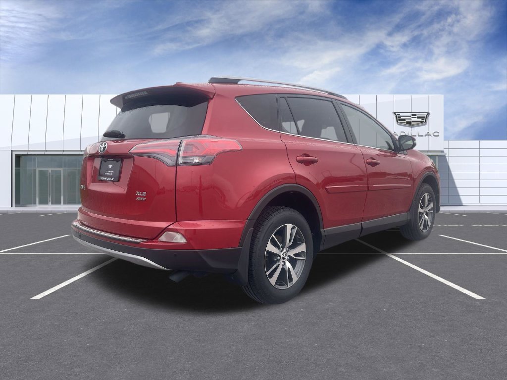 Used 2017 Toyota RAV4 XLE AWD/4WD image 8