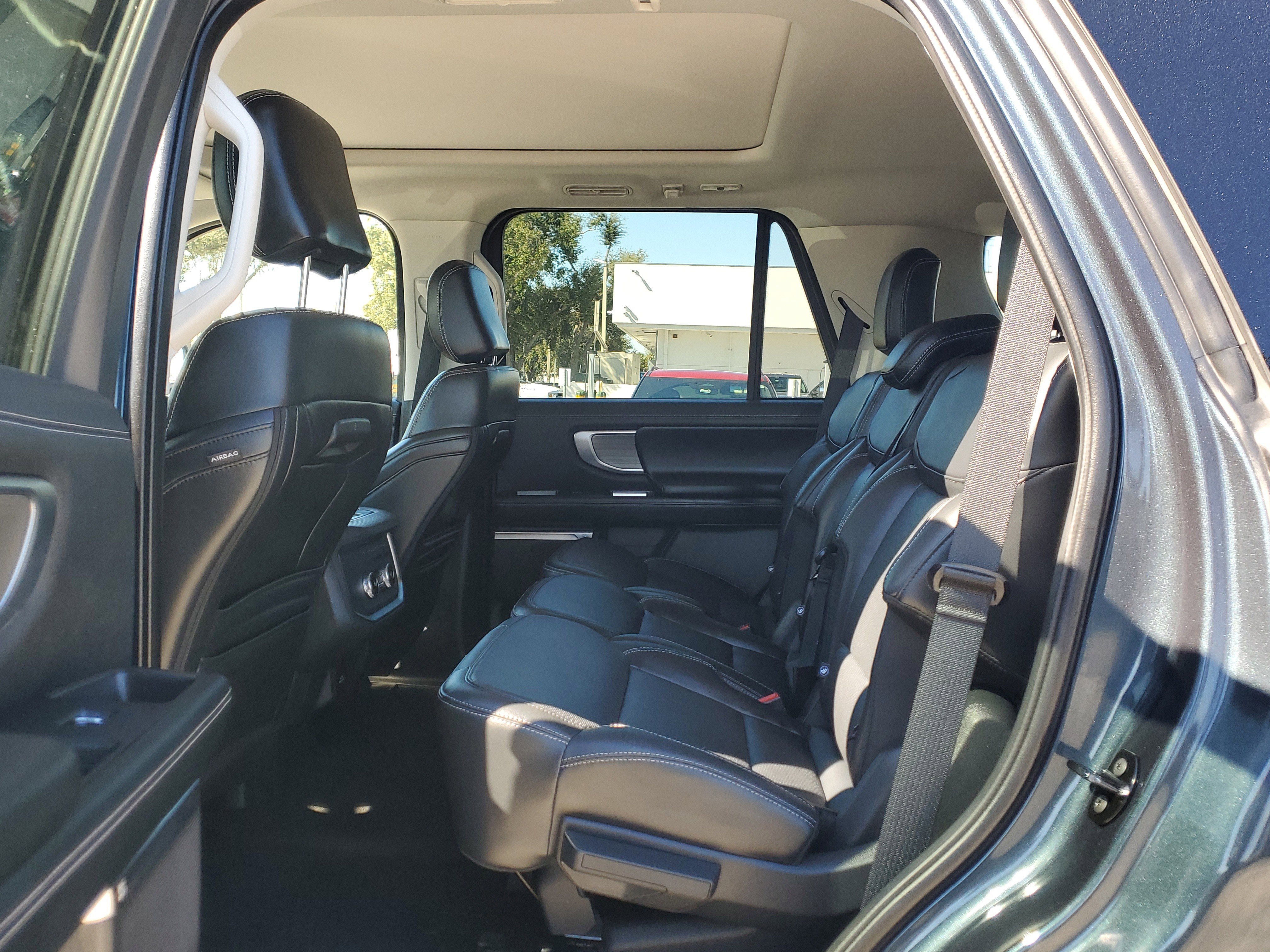 Certified 2025 Ford Expedition Platinum image 14