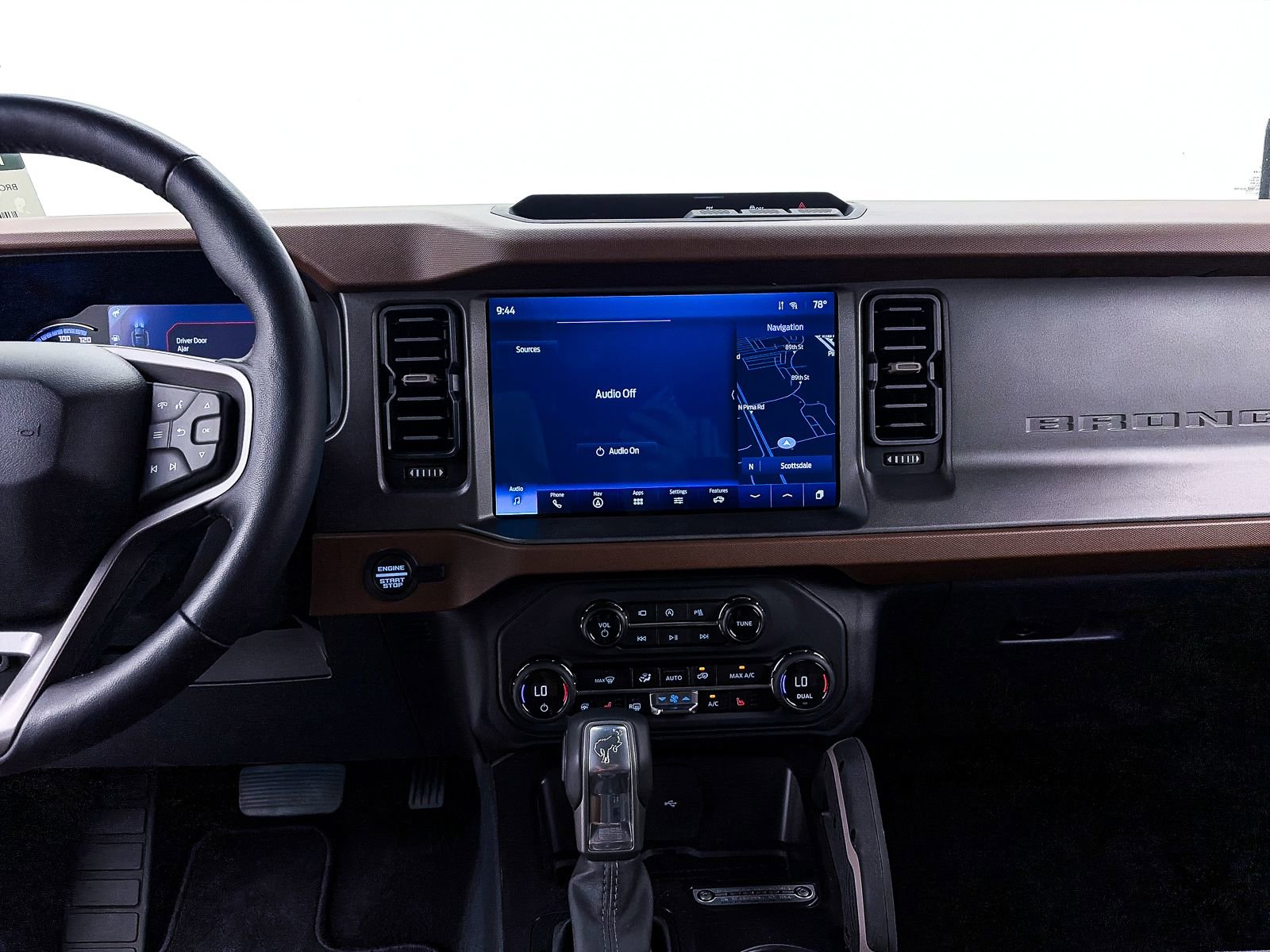 Used 2024 Ford Bronco Outer Banks image 8