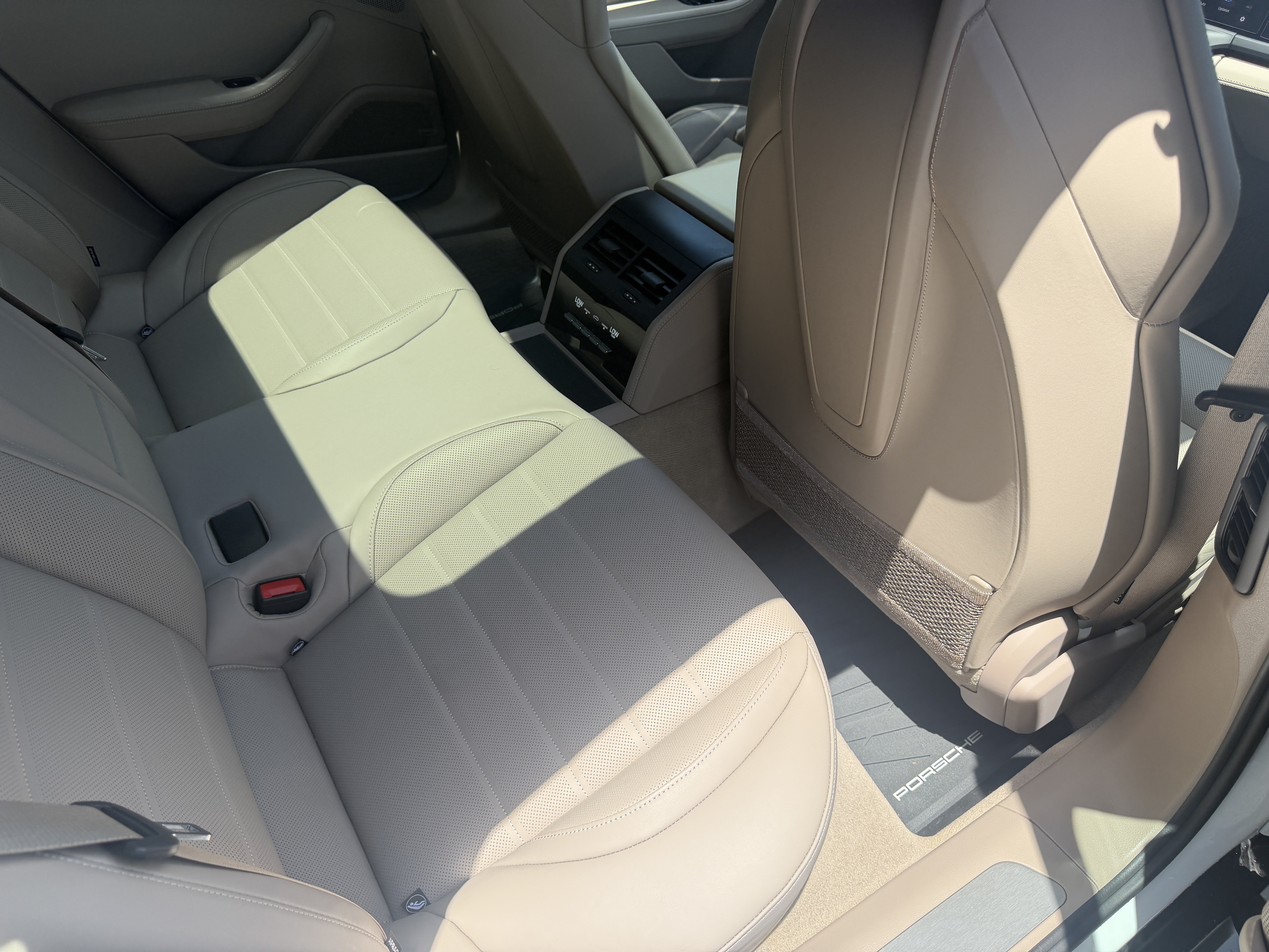 Certified 2024 Porsche Panamera 4 AWD/4WD image 18