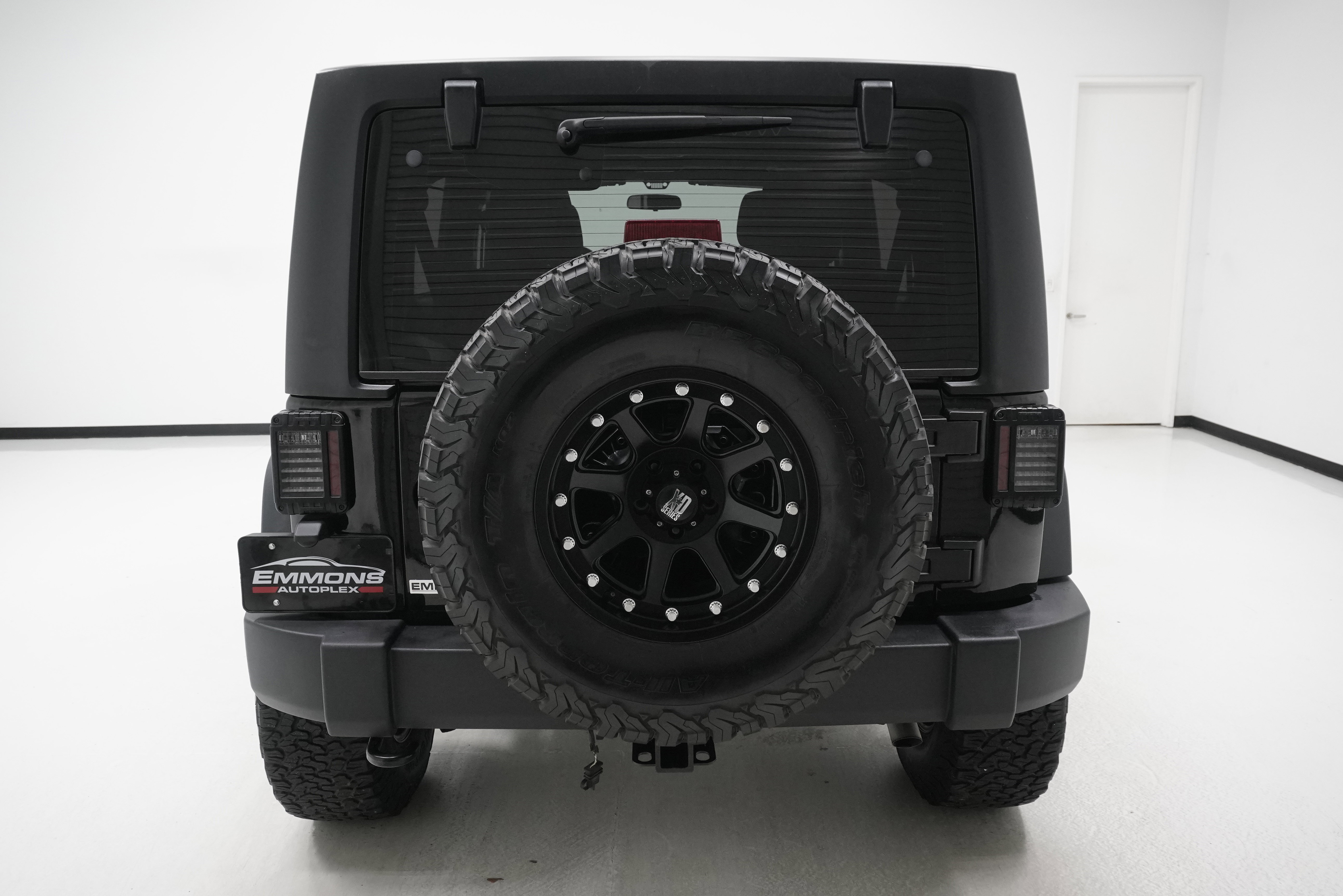 Used 2015 Jeep Wrangler Unlimited Sport w/ Connectivity Group image 5