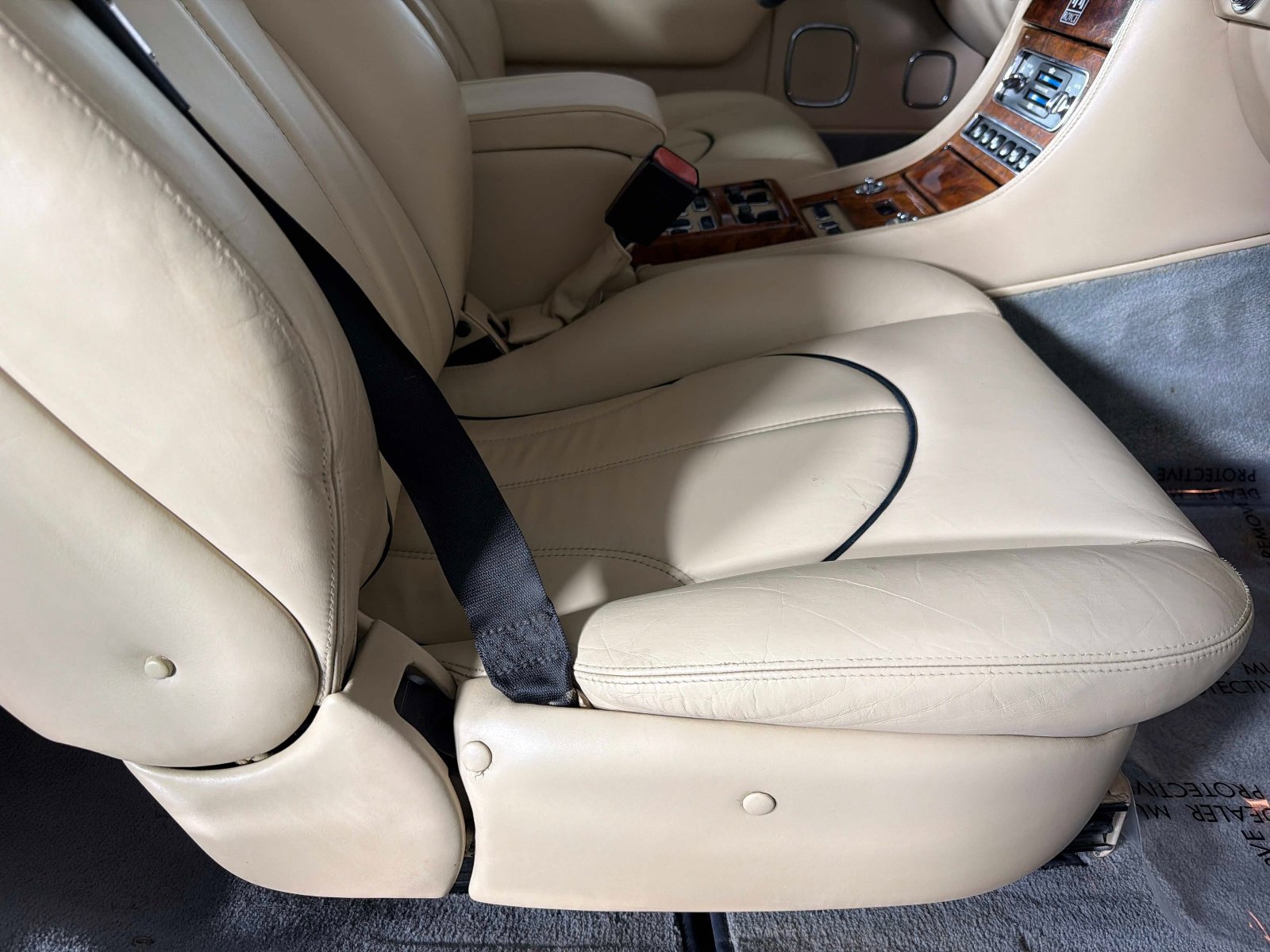 Used 2000 Rolls-Royce Corniche RWD image 23