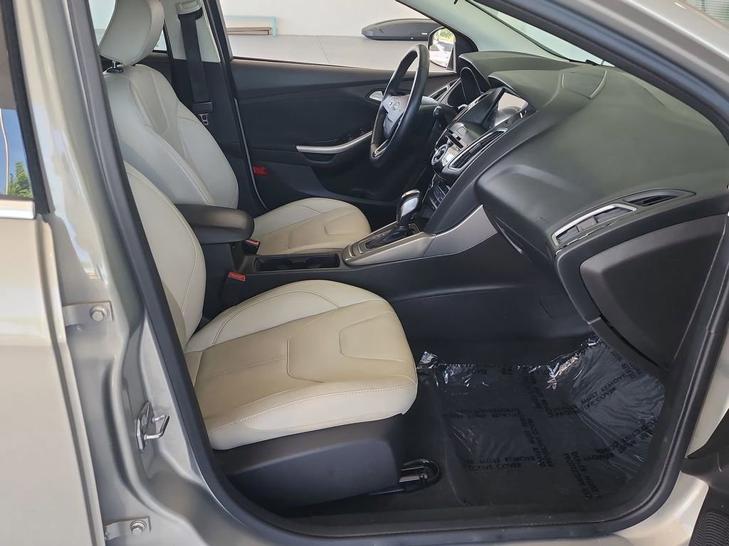 Used 2016 Ford Focus Titanium image 25