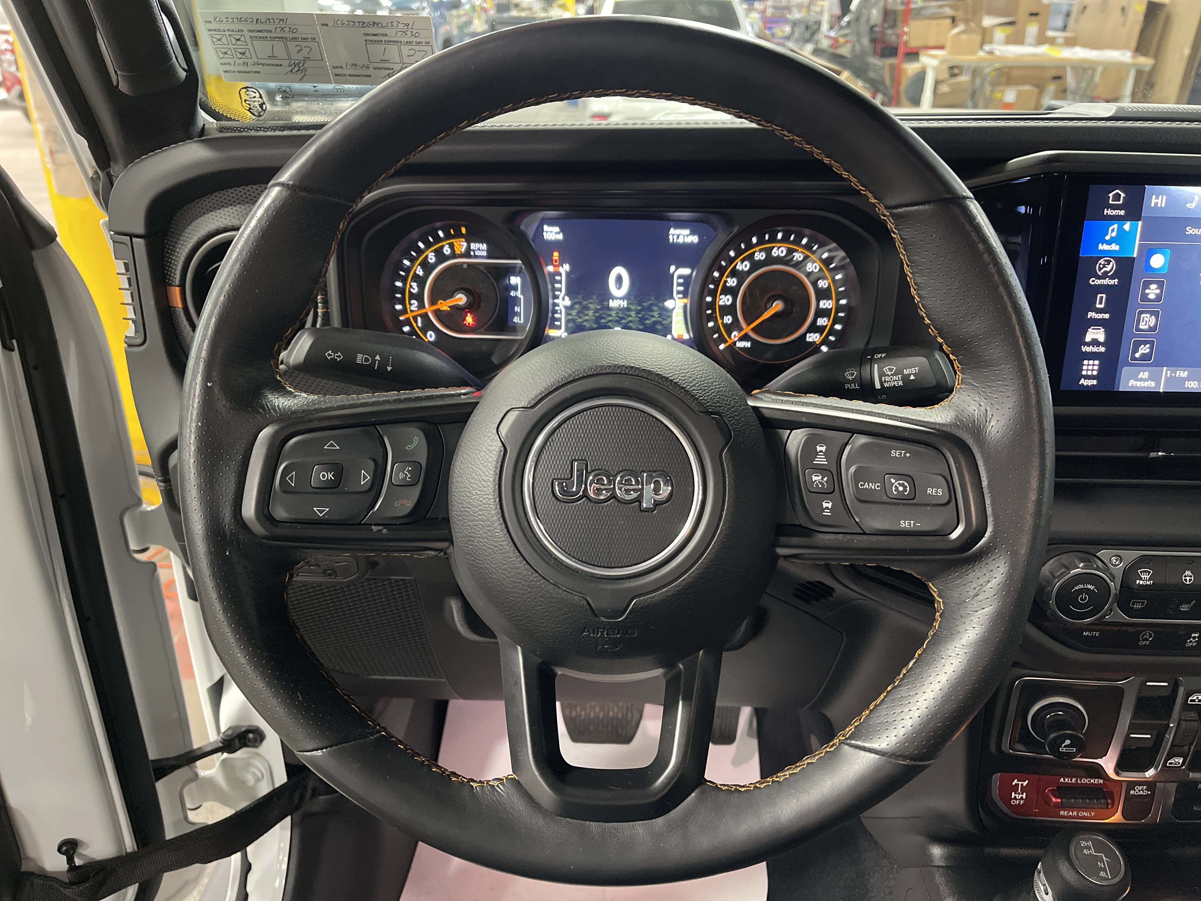 Used 2024 Jeep Gladiator Mojave w/ Convenience Group image 17