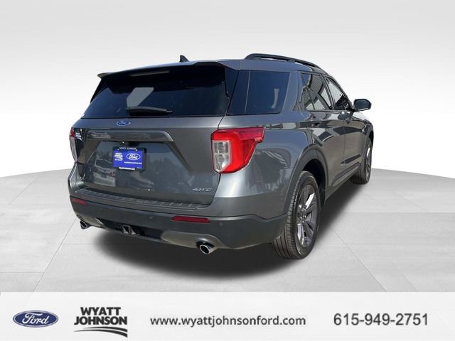 Used 2023 Ford Explorer XLT w/ Equipment Group 202A image 3