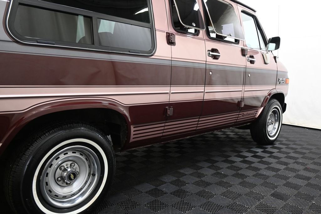 Used 1990 Chevrolet G20 RWD image 17