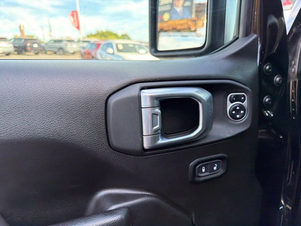 Used 2023 Jeep Gladiator Sport AWD/4WD image 12
