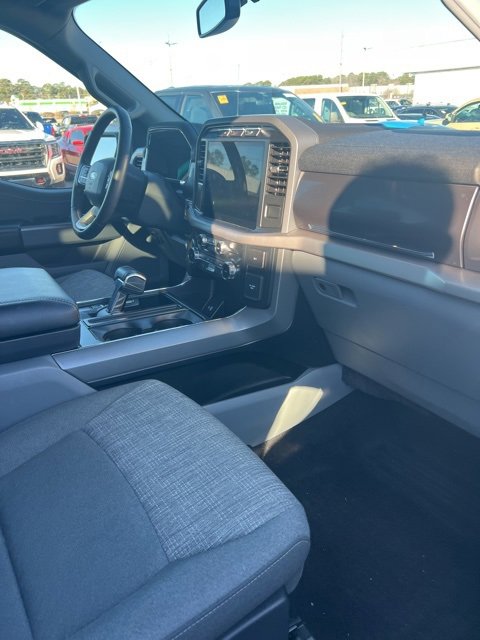 Used 2022 Ford F150 Lightning XLT image 11