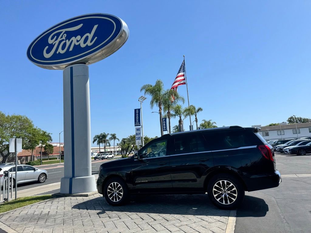 Used 2025 Ford Expedition Platinum AWD/4WD image 27