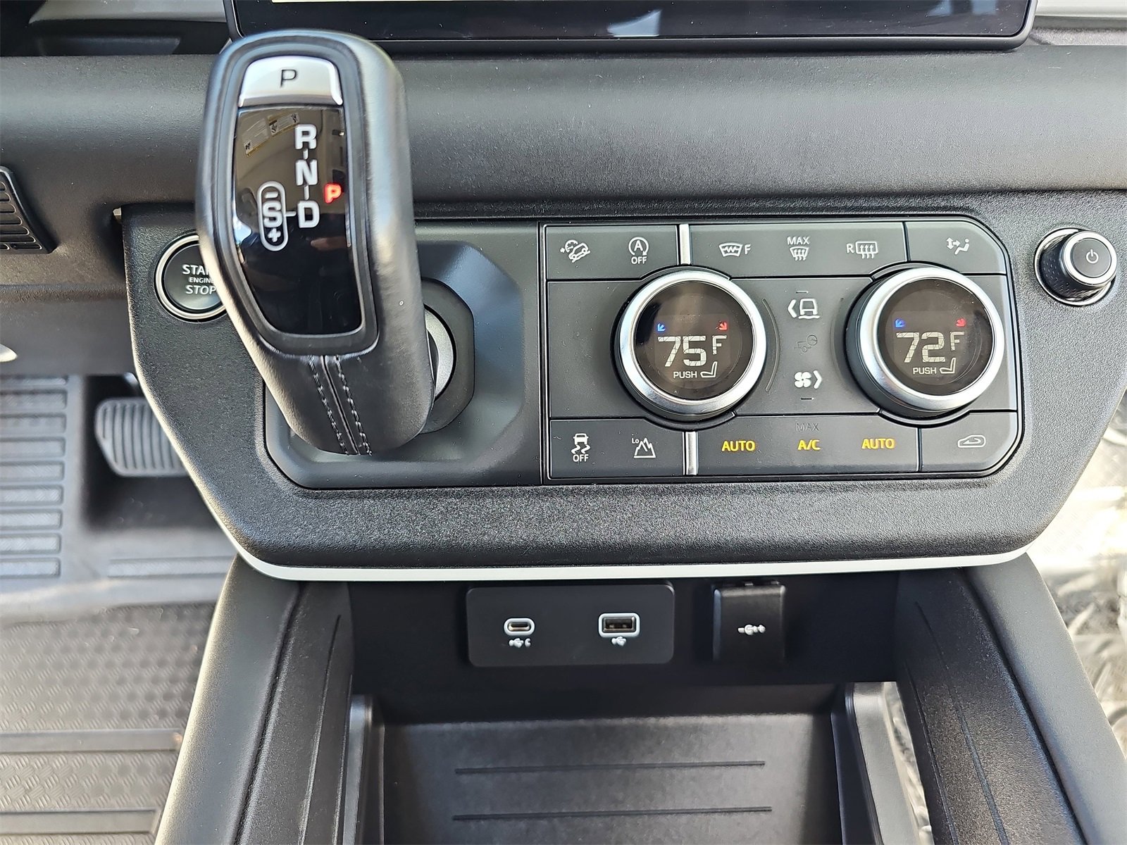 Used 2024 Land Rover Defender 90 S image 20