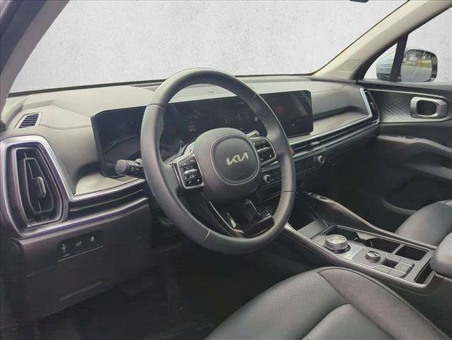 Used 2025 Kia Sorento EX AWD/4WD image 9