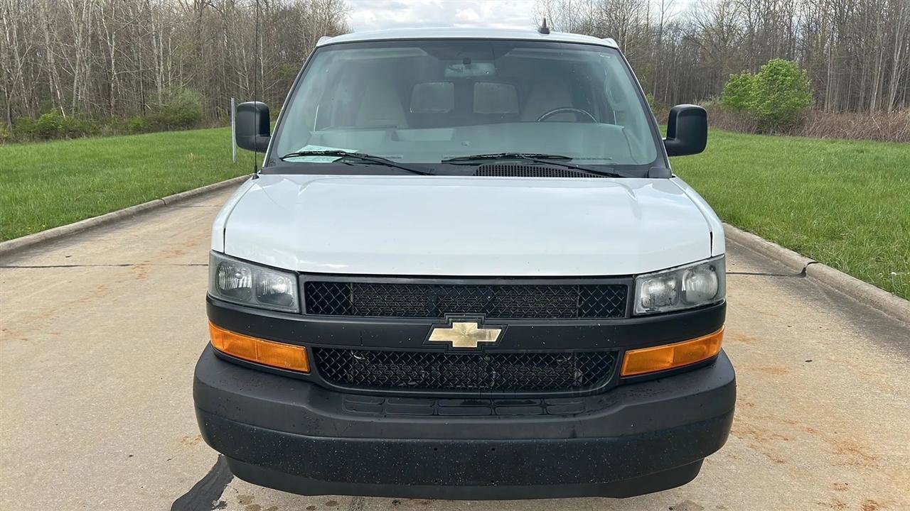 Used 2018 Chevrolet Express 3500 LT w/ LT Preferred Equipment Group RWD image 17