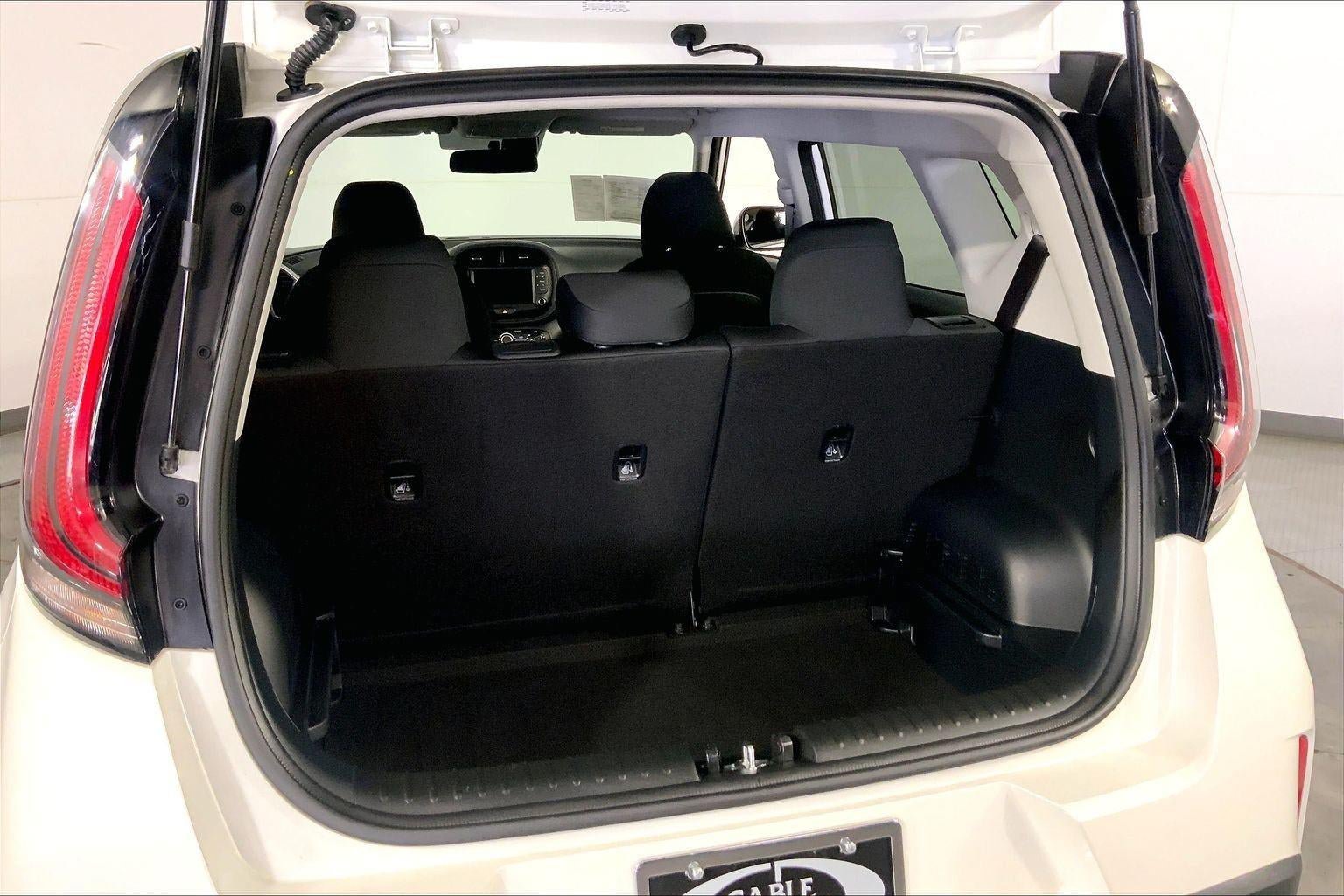 Certified 2025 Kia Soul LX FWD image 4