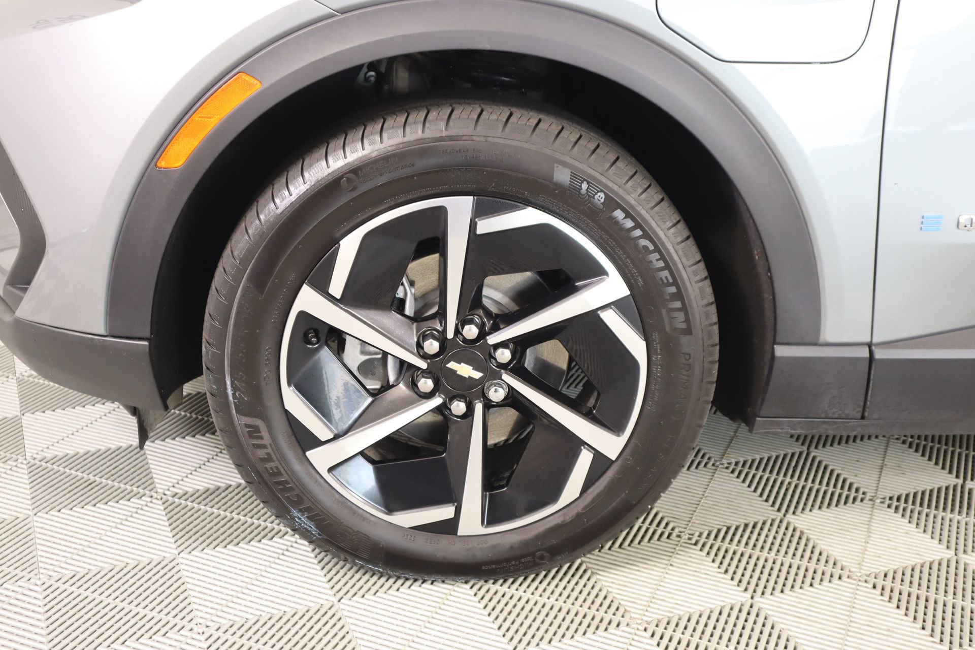 Used 2025 Chevrolet Equinox EV LT FWD image 15