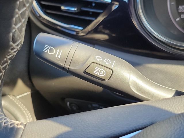 Used 2021 Buick Encore GX Essence image 16