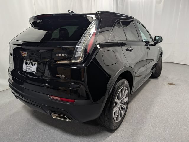 Used 2022 Cadillac XT4 Sport w/ Enhanced Visibility Package AWD/4WD image 3