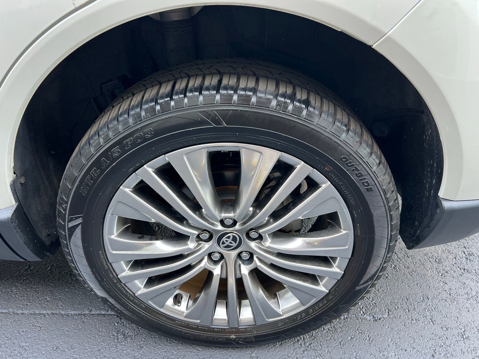 Used 2021 Toyota Venza Limited image 13