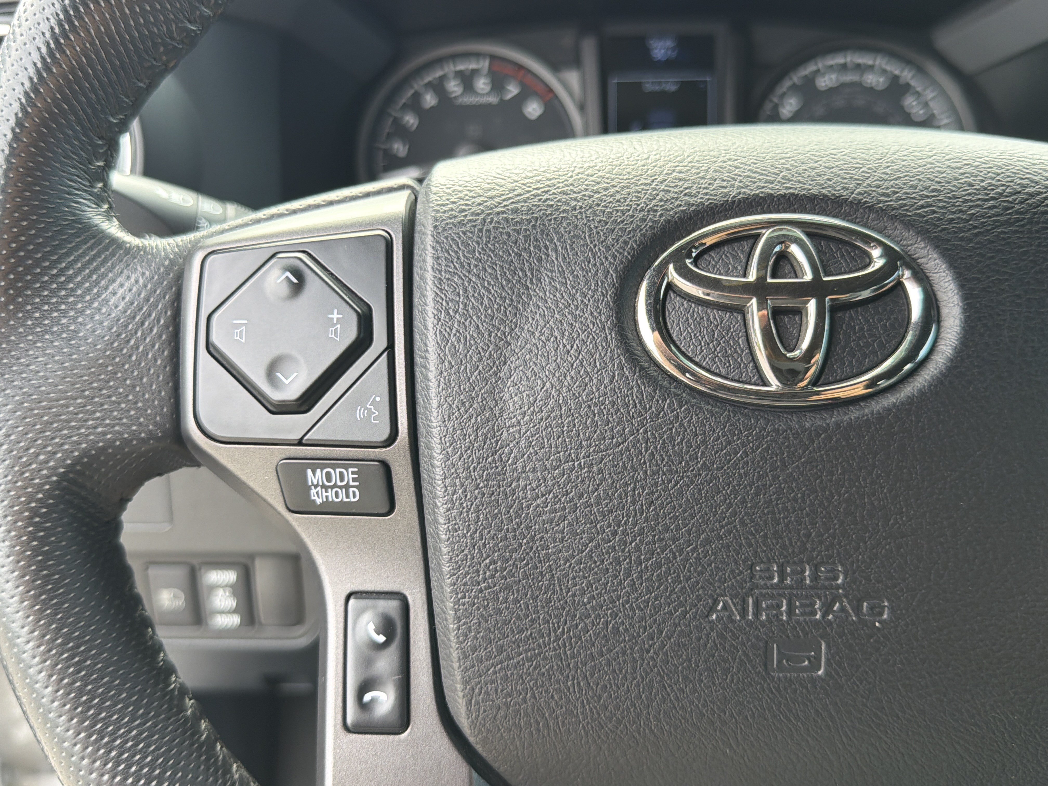 Certified 2021 Toyota Tacoma TRD Off-Road AWD/4WD image 10