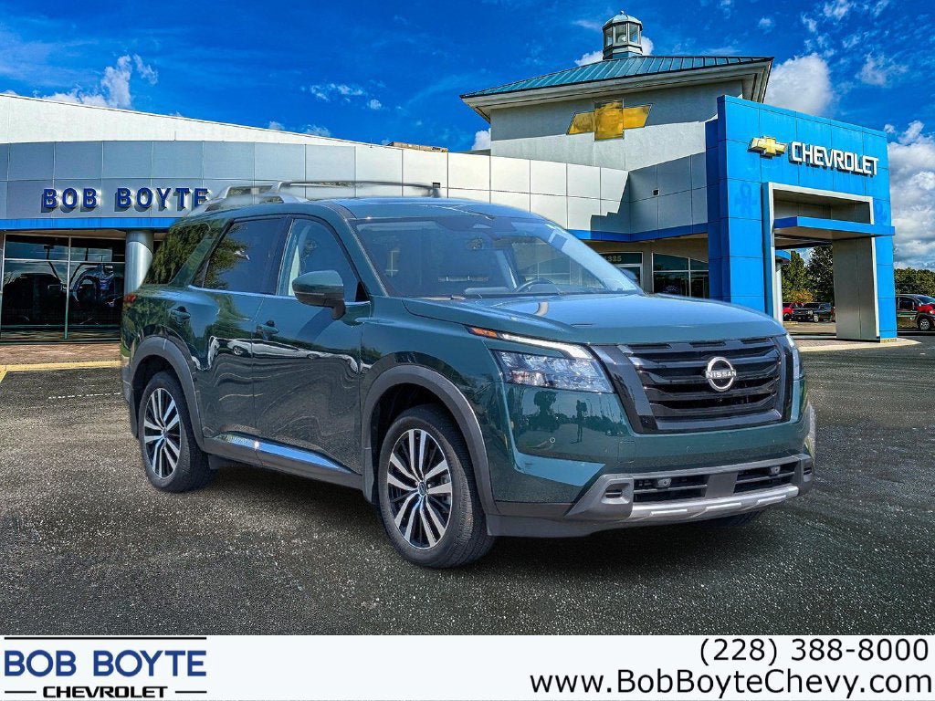 Used 2025 Nissan Pathfinder Platinum