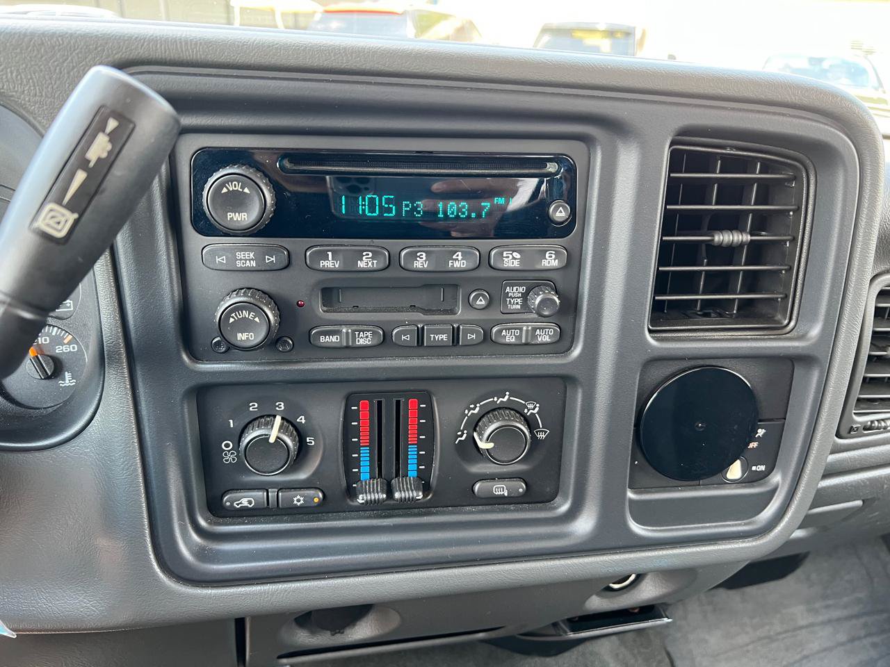 Used 2005 Chevrolet Silverado 2500 LS w/ Heavy-Duty Power Package RWD image 22