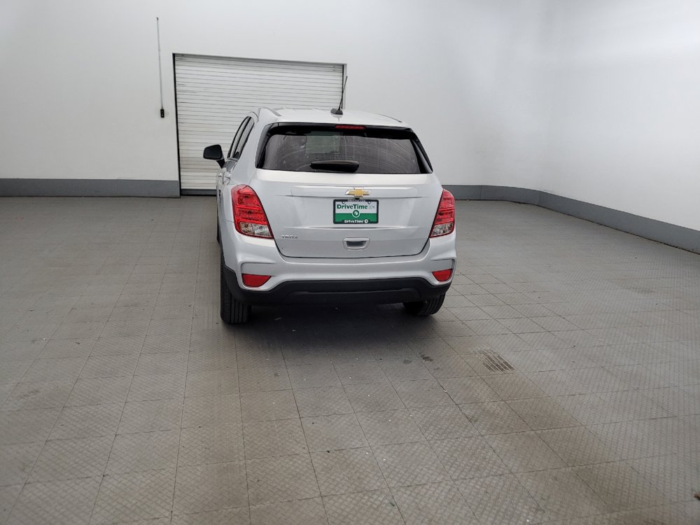 Used 2021 Chevrolet Trax LS w/ Tint and Cruise Package FWD image 6