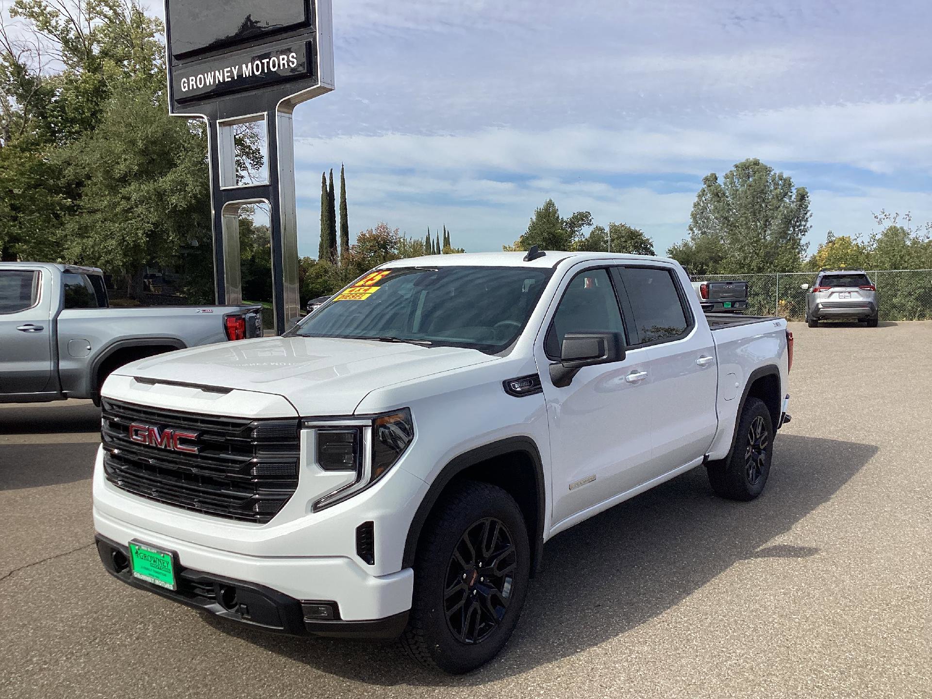 New 2025 GMC Sierra 1500 Elevation