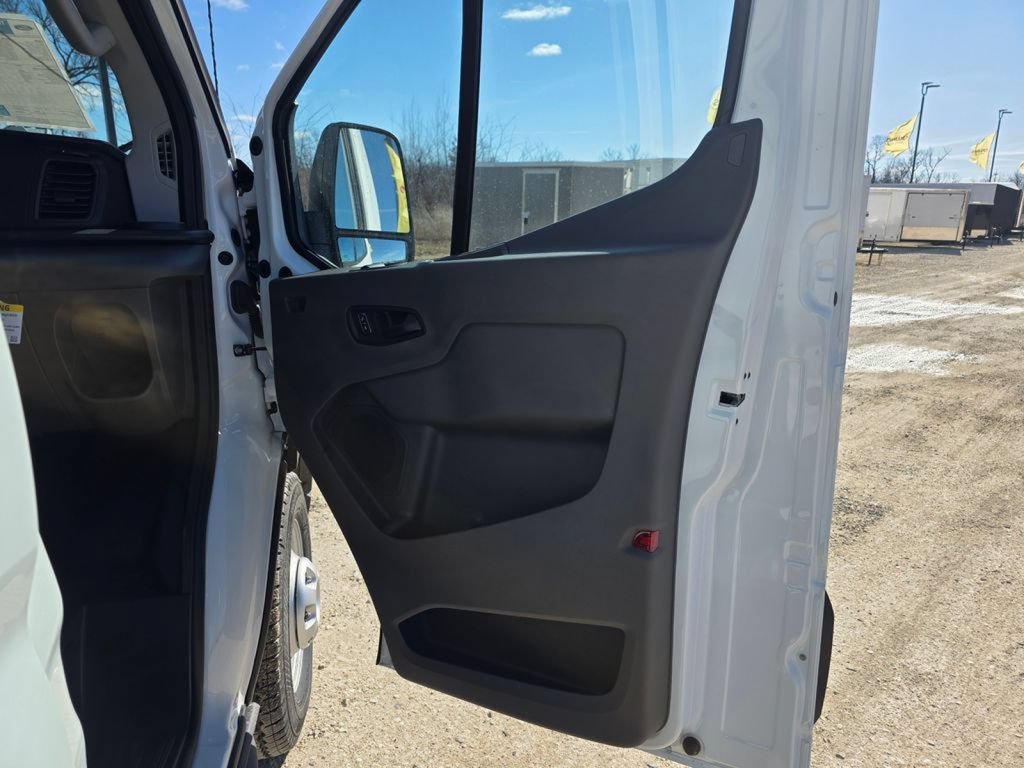 New 2026 Ford Transit 250 148 Medium Roof w/ Load Area Protection Package RWD image 31