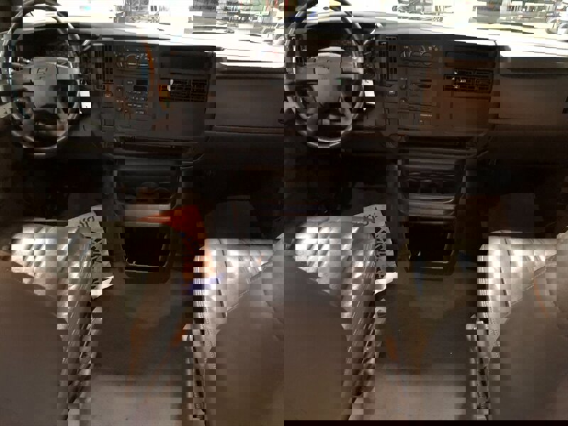 Used 2006 Chevrolet Express 1500 Passenger image 8