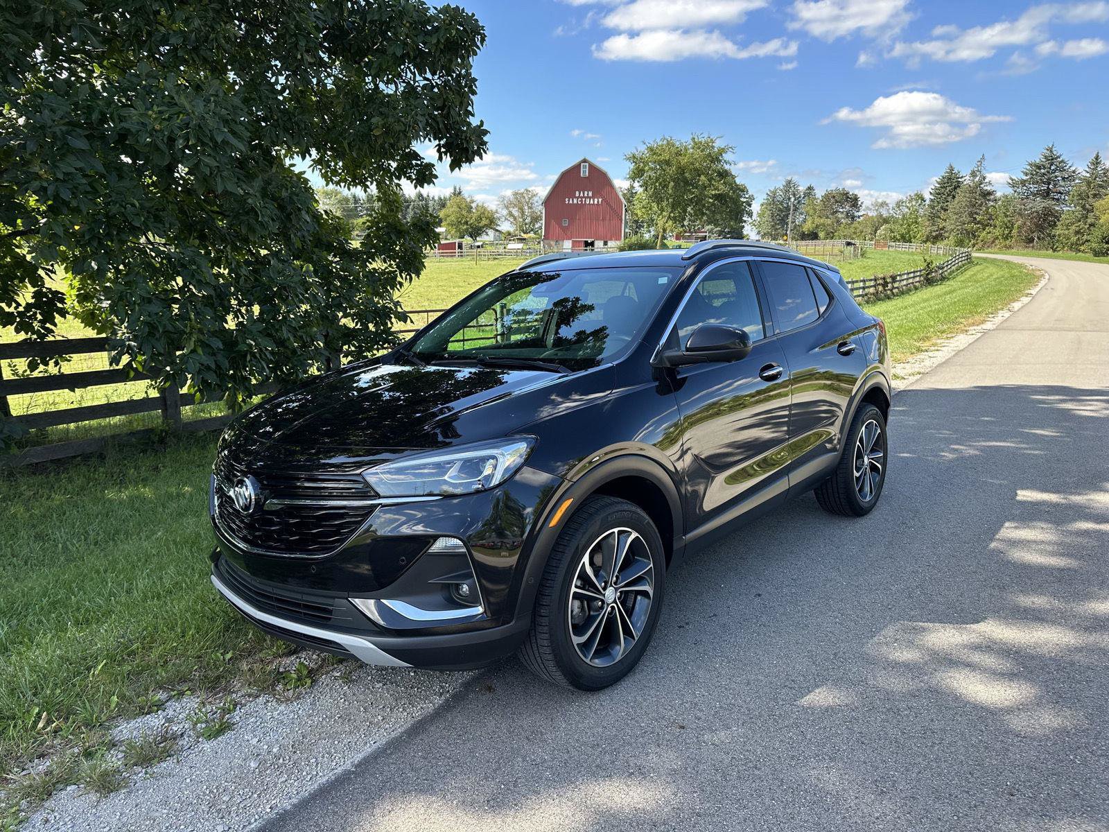 Used 2023 Buick Encore GX Essence w/ Advanced Technology Package AWD/4WD image 19