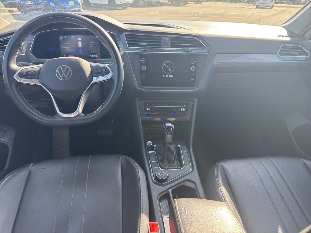 Used 2022 Volkswagen Tiguan SE AWD/4WD image 9