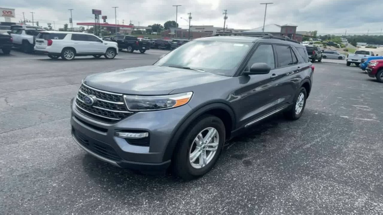 Used 2024 Ford Explorer XLT w/ Equipment Group 202A AWD/4WD image 5