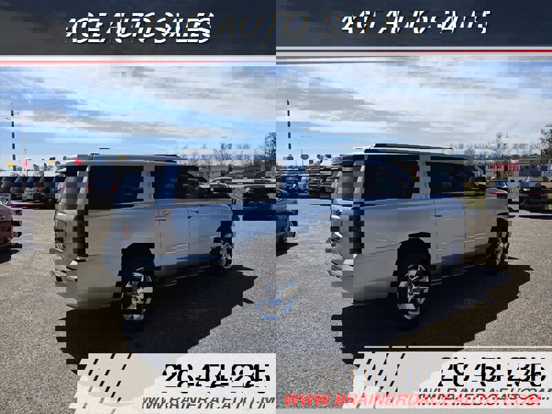 Used 2015 Chevrolet Suburban LT AWD/4WD image 4