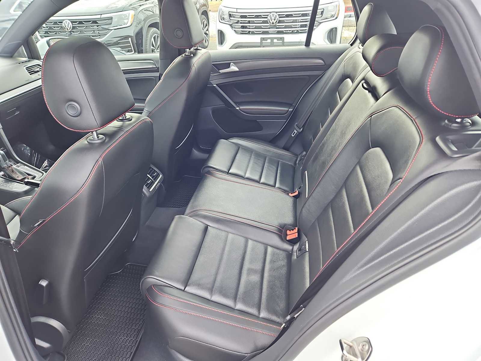 Used 2018 Volkswagen GTI SE w/ SE Leather Package image 30