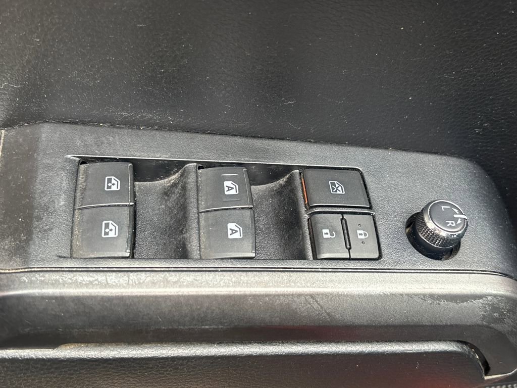 Used 2017 Toyota Tacoma TRD Off-Road image 7