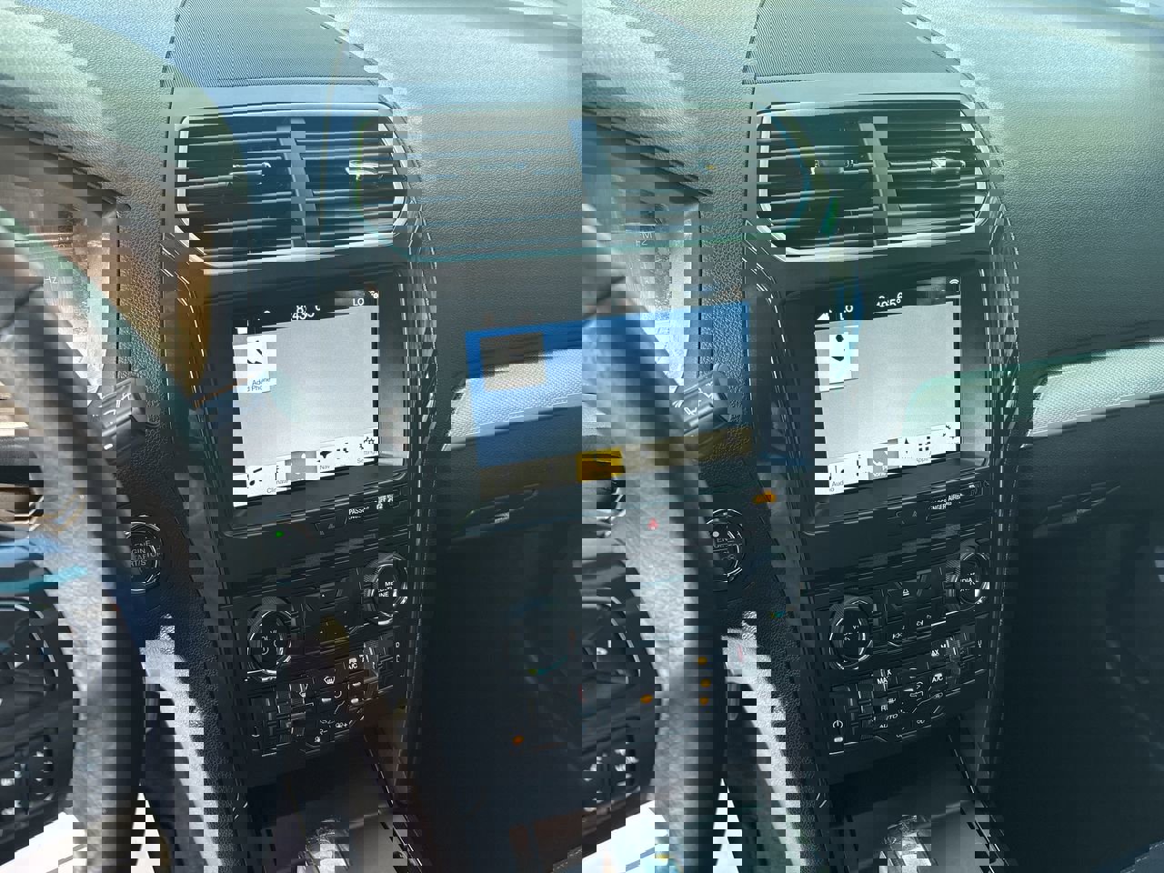 Used 2017 Ford Explorer XLT w/ Equipment Group 201A image 13