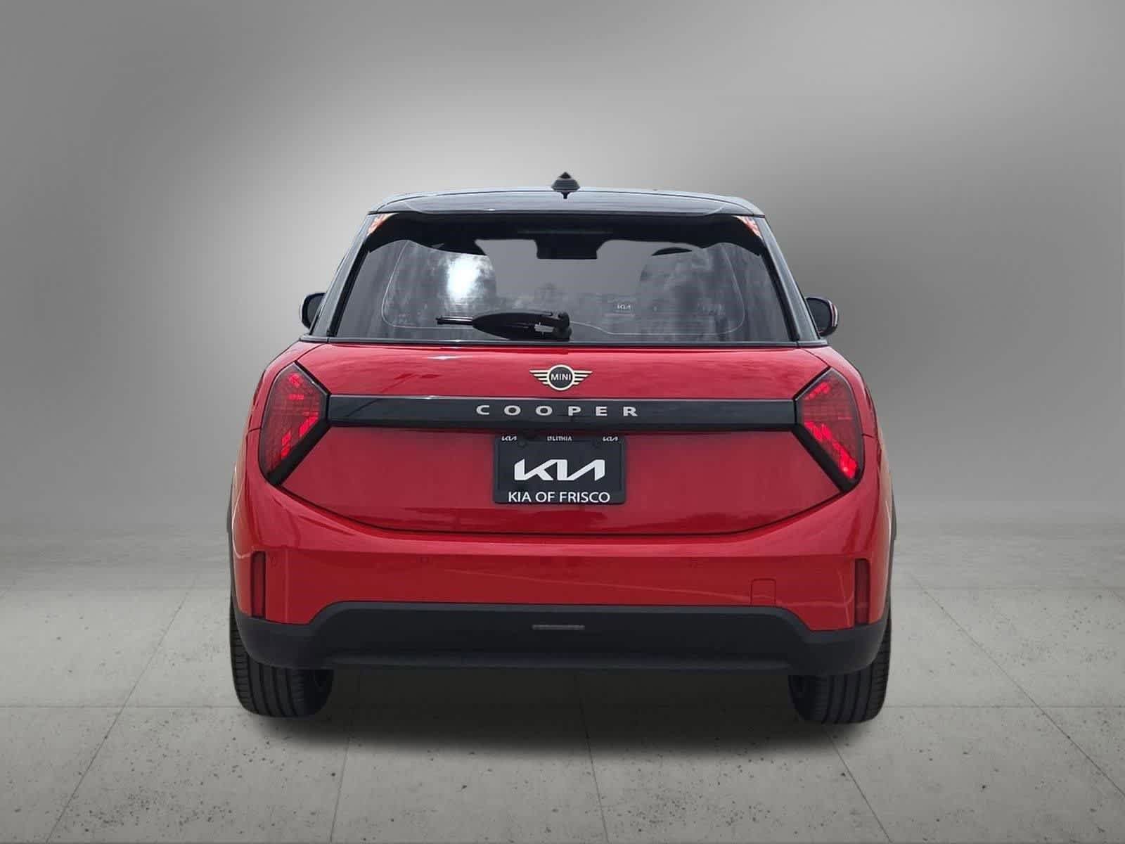 Used 2025 MINI Cooper 4-Door Hardtop FWD image 5