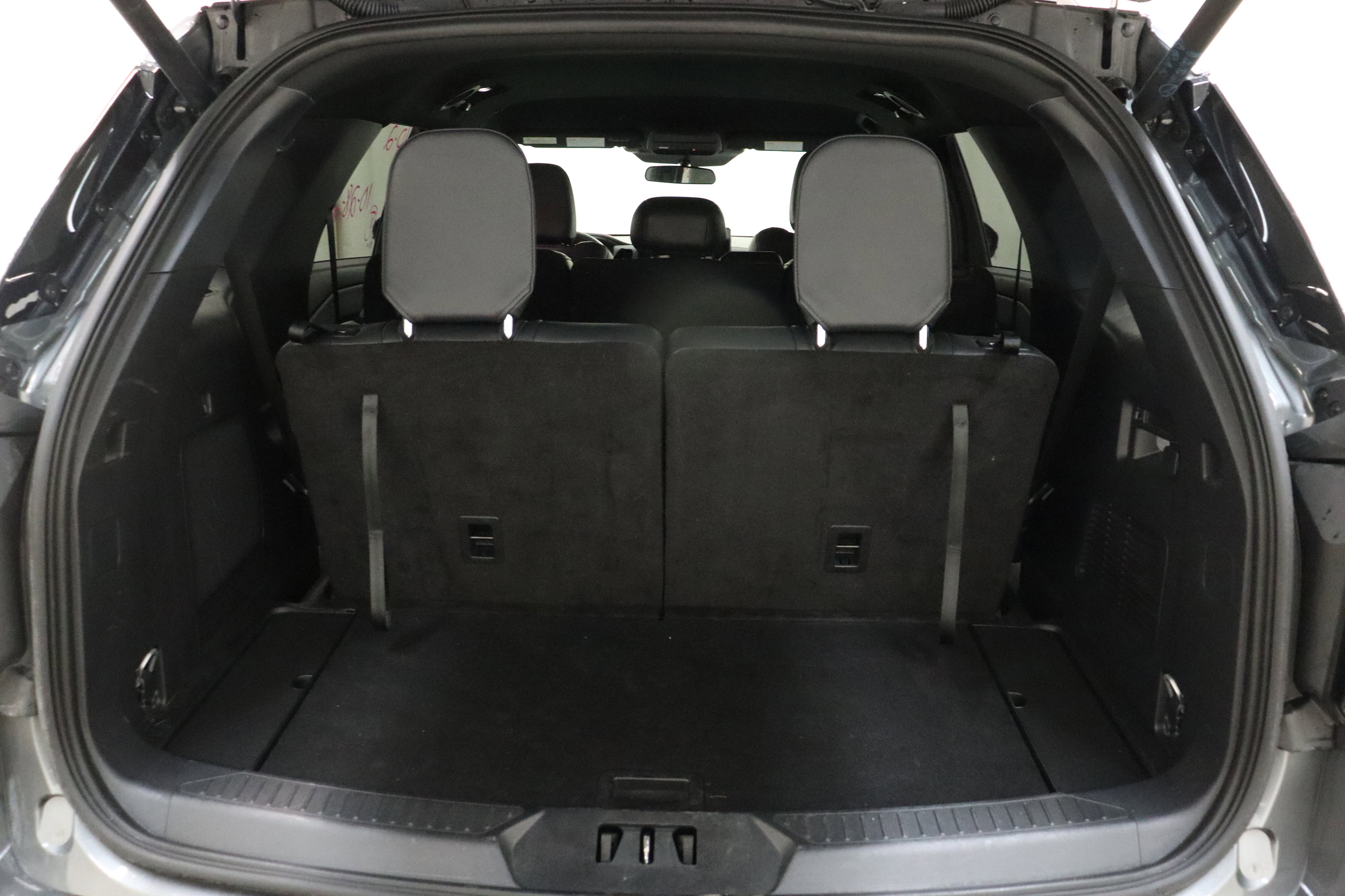 Used 2025 Ford Explorer ST-Line w/ ST-Line Street Pack image 6