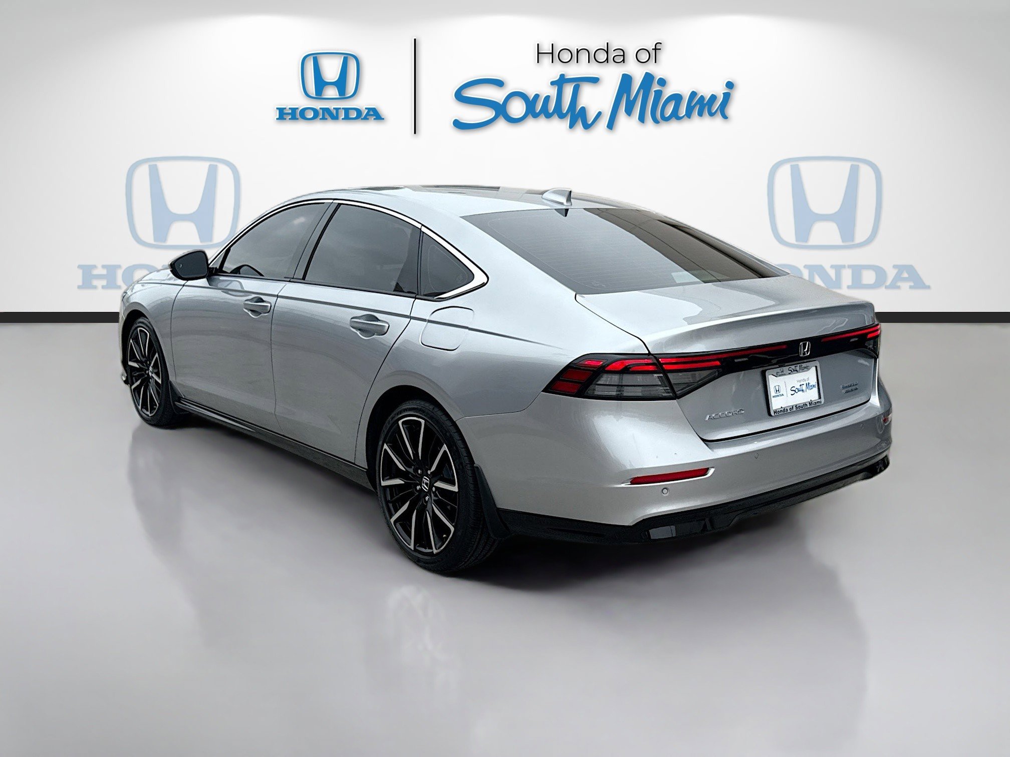 Certified 2025 Honda Accord Touring image 5