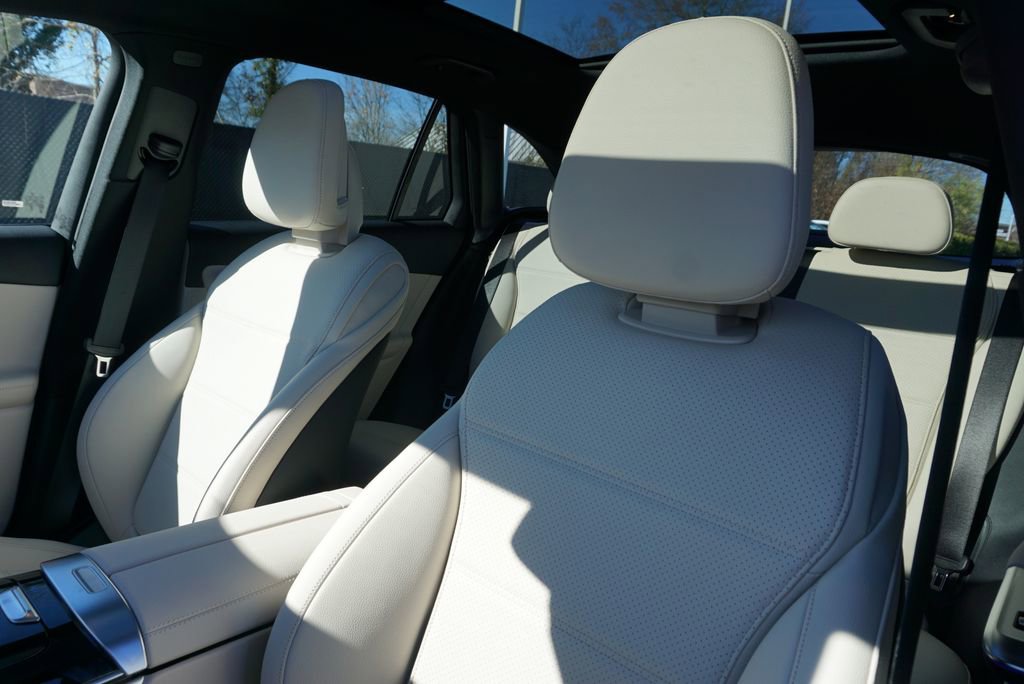 Used 2026 Mercedes-Benz GLC 300 4MATIC image 11