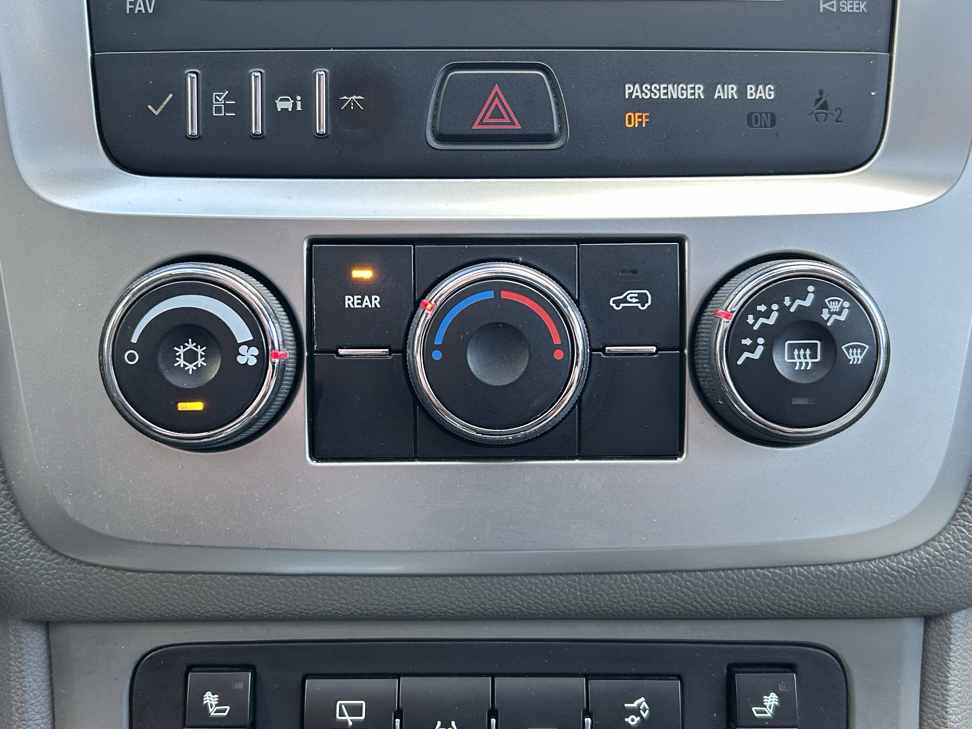 Used 2015 GMC Acadia SLE AWD/4WD image 31