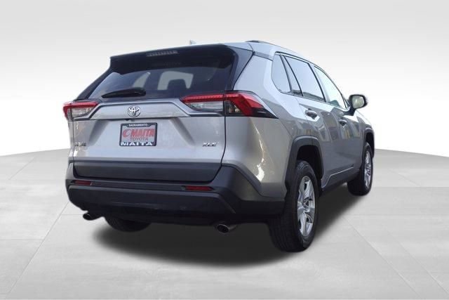 Used 2021 Toyota RAV4 XLE image 3