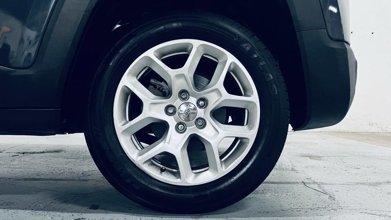 Used 2020 Jeep Renegade Sport w/ UConnect 7.0 Group FWD image 14