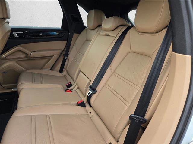 Used 2019 Porsche Cayenne image 19