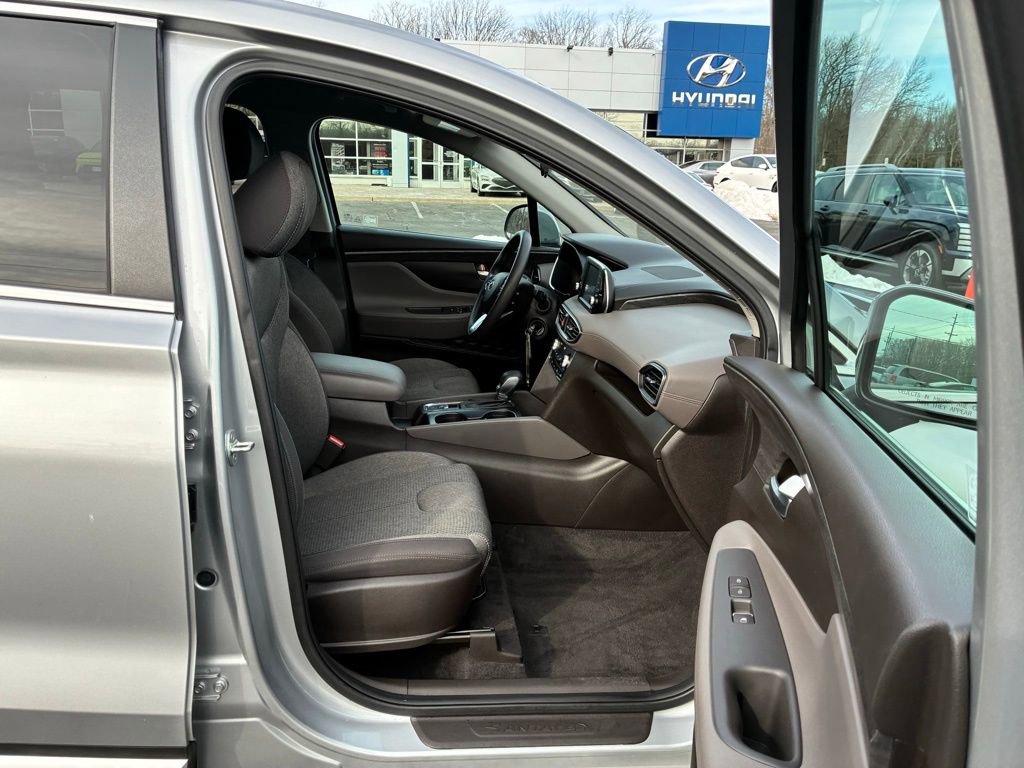 Used 2020 Hyundai Santa Fe SE image 19