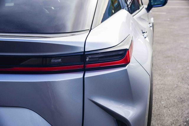 Used 2024 Lexus RZ 300e Premium image 8