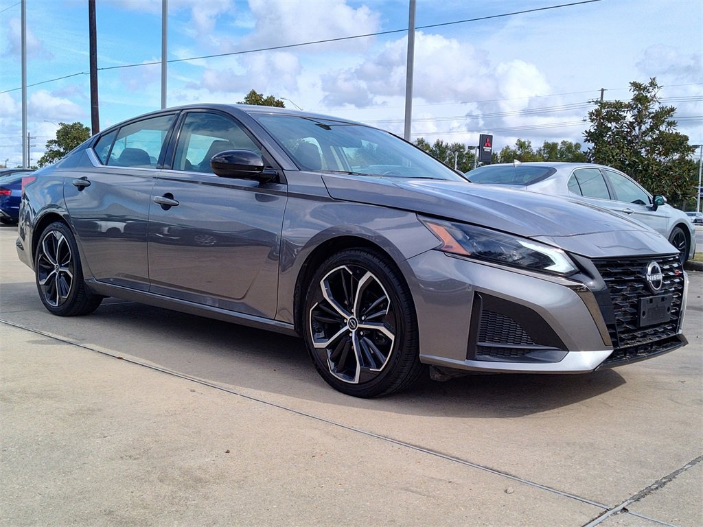 Used 2024 Nissan Altima 2.5 SR image 14