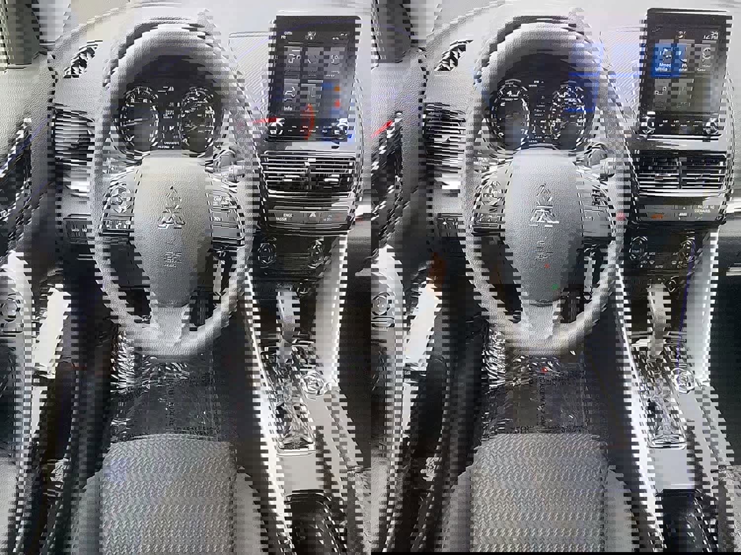 Used 2023 Mitsubishi Eclipse Cross LE image 8