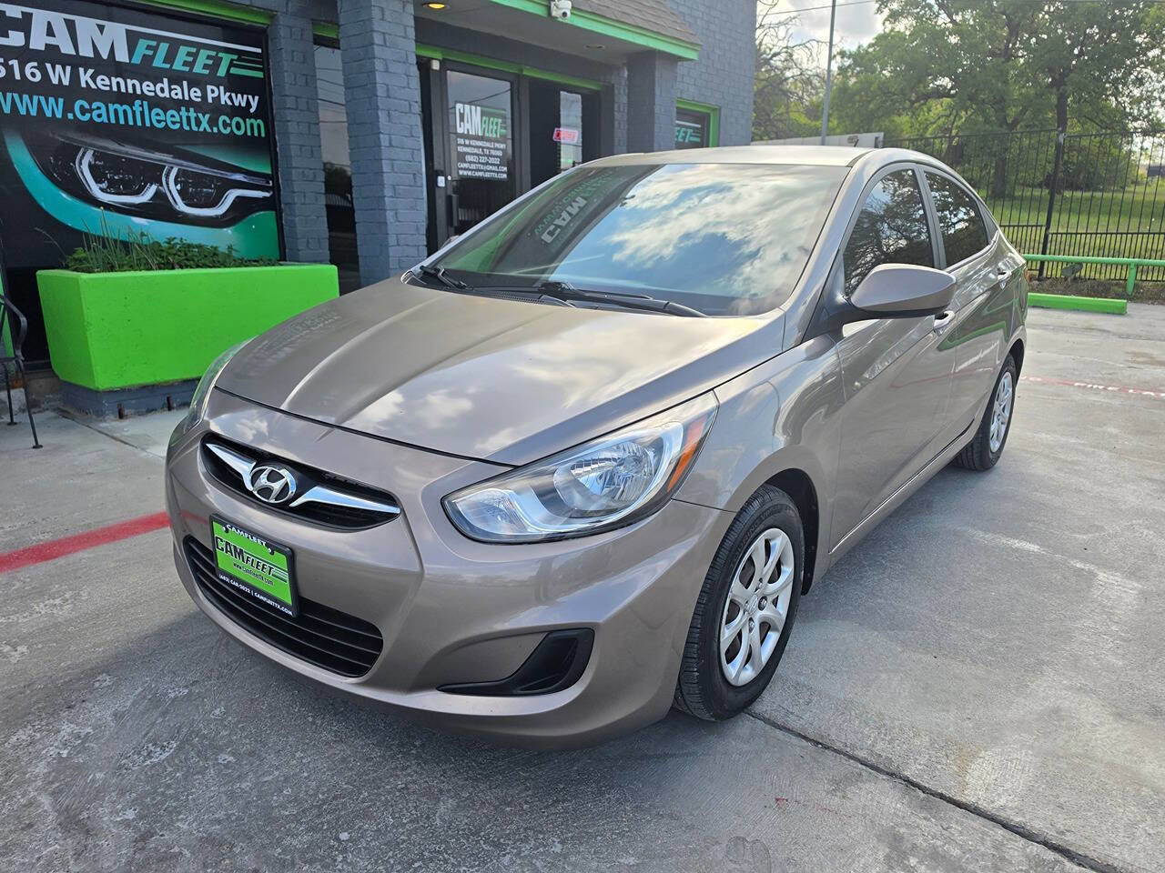 Used 2013 Hyundai Accent GLS FWD image 3